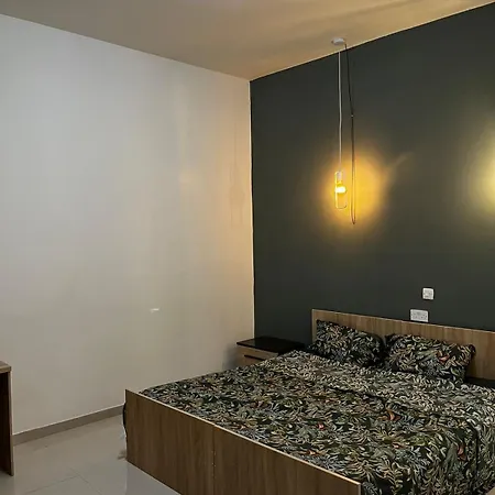 Homestay Sliema Spacious With Air-condition Self Check In And Self Check Out Gzira