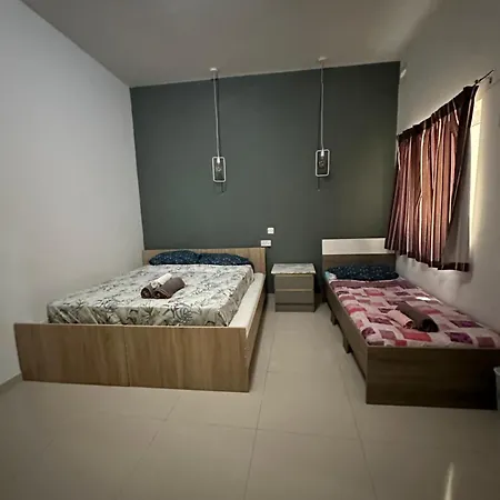 Homestay Sliema Spacious With Air-condition Self Check In And Self Check Out *