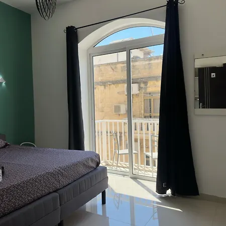 Sliema Spacious With Air-condition Self Check In And Self Check Out 그지라