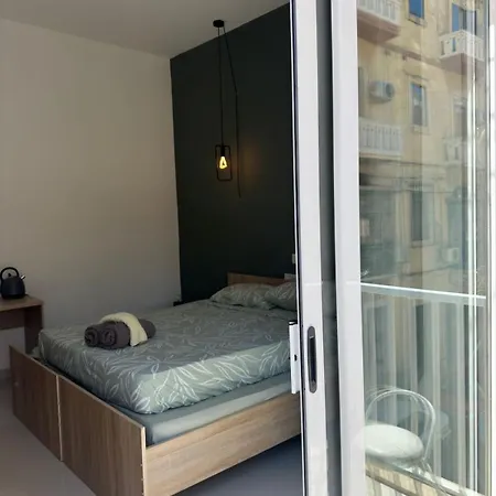 Sliema Spacious With Air-condition Self Check In And Self Check Out 그지라