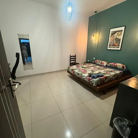 Homestay Sliema Spacious With Air-condition Self Check In And Self Check Out Gzira